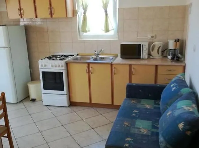 Apartments Kampor דירה