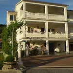 Apartments Kampor Кампор