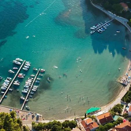 Apartments Kampor Διαμέρισμα *