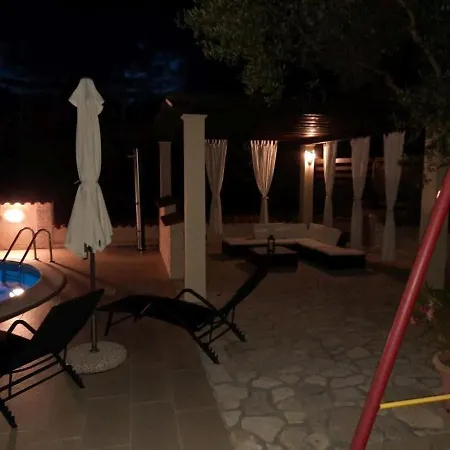 Apartments Kampor Διαμέρισμα *